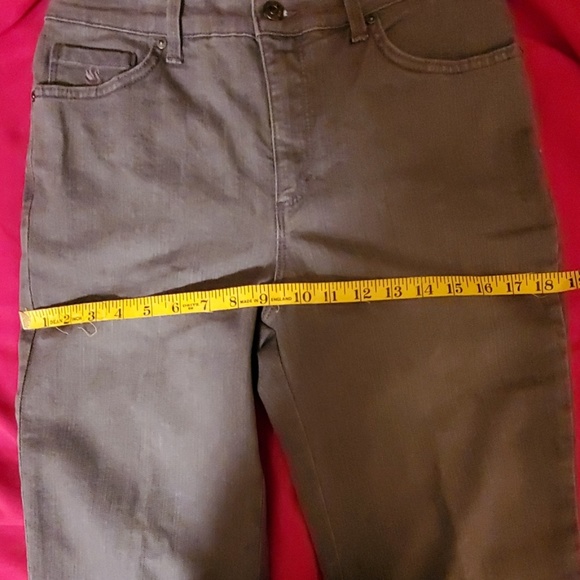 Gloria Vanderbilt Jean's - Picture 7 of 8